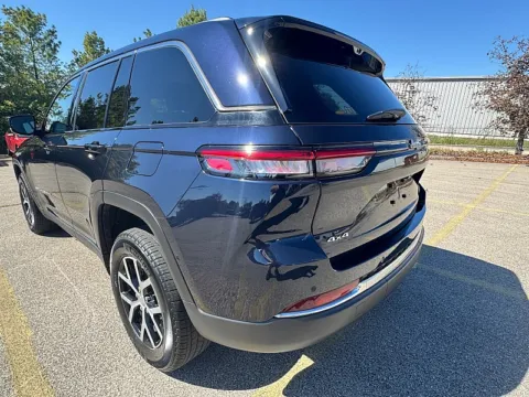 More photos of 2023 Jeep Grand Cherokee Limited 4x4 at EZ Car Connection, KY