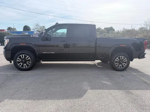 More photos of 2023 GMC Sierra 2500 HD Crew Cab 159" AT4 Dsl at EZ Car Connection, KY