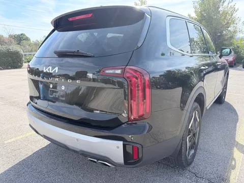 More photos of 2024 Kia Telluride S FWD at EZ Car Connection, KY