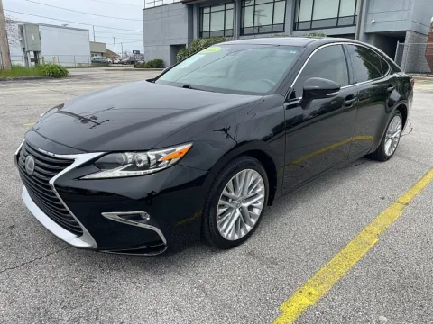 Another view of 2016 Lexus ES 350 4dr Sdn for sale in Frankfort, KY at EZ Car Connection