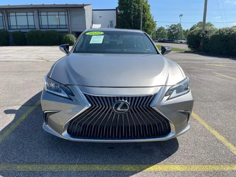 Photos of 2019 Lexus ES 350 FWD for sale in Frankfort, KY at EZ Car Connection