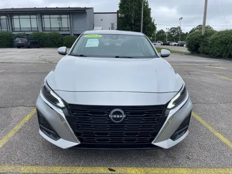 Photos of 2023 Nissan Altima 2.5 SV Sedan for sale in Frankfort, KY at EZ Car Connection