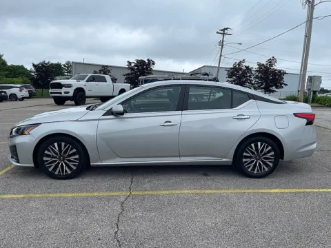 More photos of 2023 Nissan Altima 2.5 SV Sedan at EZ Car Connection, KY