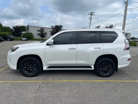 More photos of 2022 Lexus GX 460 Premium 4WD at EZ Car Connection, KY
