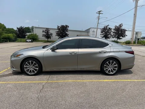 More photos of 2019 Lexus ES 350 FWD at EZ Car Connection, KY
