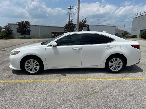 More photos of 2015 Lexus ES 350 4dr Sdn at EZ Car Connection, KY