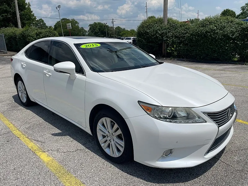White 2015 Lexus ES 350 4dr Sdn for sale in Frankfort, KY