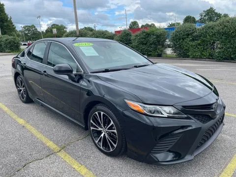Black 2019 Toyota Camry 4d Sedan SE for sale in Frankfort, KY