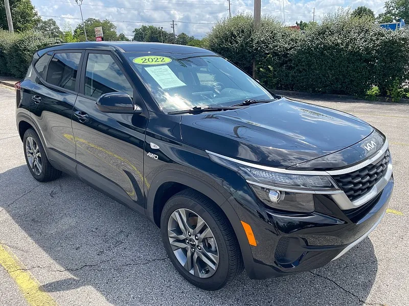 Black 2022 Kia Seltos LX IVT AWD for sale in Frankfort, KY