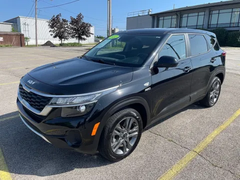 Another view of 2022 Kia Seltos LX IVT AWD for sale in Frankfort, KY at EZ Car Connection