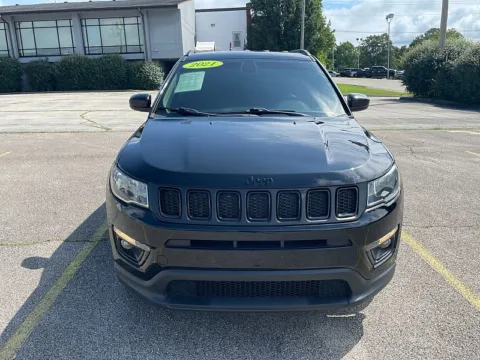 Photos of 2021 Jeep Compass Latitude FWD for sale in Frankfort, KY at EZ Car Connection