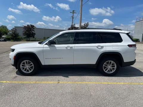 More photos of 2023 Jeep Grand Cherokee L Laredo 4x4 at EZ Car Connection, KY