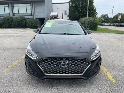 Photos of 2019 Hyundai Sonata 4d Sedan Limited 2.4L for sale in Frankfort, KY at EZ Car Connection