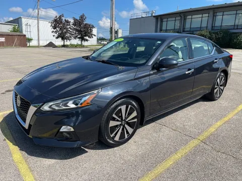 Another view of 2019 Nissan Altima 4d Sedan FWD 2.5L SV for sale in Frankfort, KY at EZ Car Connection