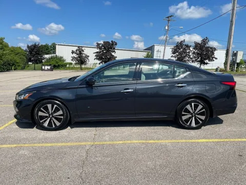 More photos of 2019 Nissan Altima 4d Sedan FWD 2.5L SV at EZ Car Connection, KY