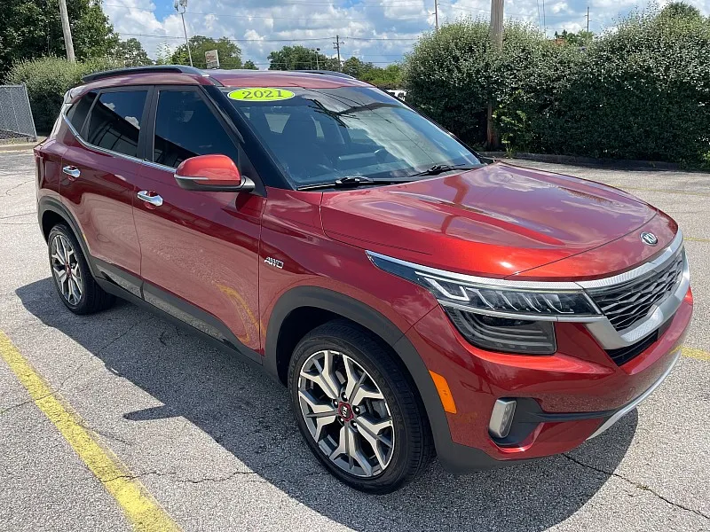 Red 2021 Kia Seltos 4d SUV AWD SX Turbo for sale in Frankfort, KY