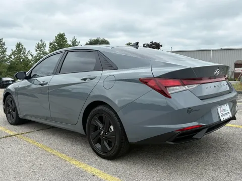 More photos of 2023 Hyundai Elantra SEL IVT at EZ Car Connection, KY