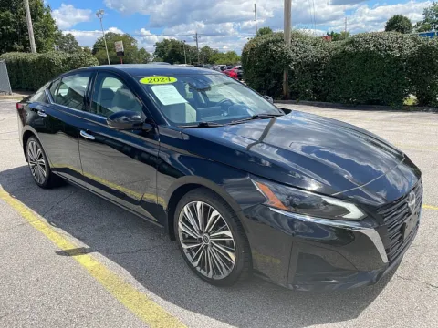 Black 2024 Nissan Altima 2.5 SL Sedan for sale in Frankfort, KY