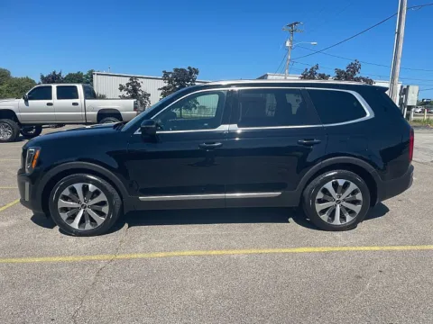 More photos of 2021 Kia Telluride S AWD at EZ Car Connection, KY