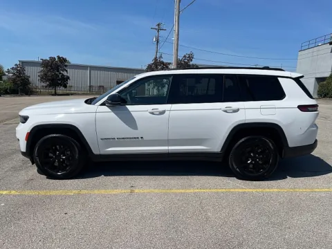 More photos of 2024 Jeep Grand Cherokee L Laredo X 4x4 at EZ Car Connection, KY