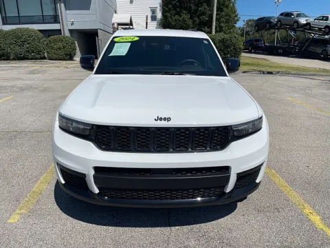 Photos of 2024 Jeep Grand Cherokee L Laredo X 4x4 for sale in Frankfort, KY at EZ Car Connection