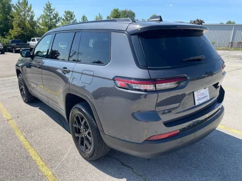 Another view of 2024 Jeep Grand Cherokee L Altitude 4x4 for sale in Frankfort, KY at EZ Car Connection