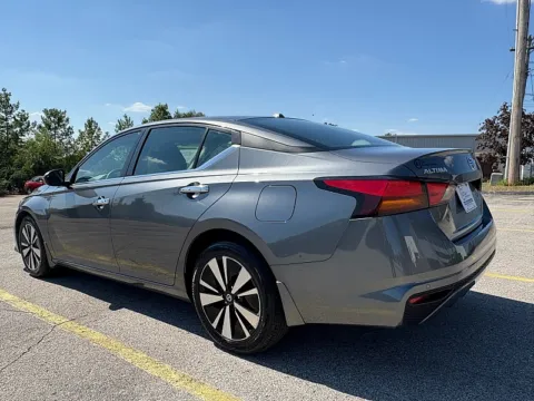 More photos of 2022 Nissan Altima 2.5 SV Sedan at EZ Car Connection, KY