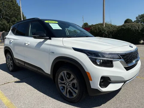 White 2021 Kia Seltos 4d SUV AWD S for sale in Frankfort, KY