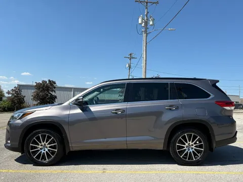More photos of 2017 Toyota Highlander 4d SUV AWD SE at EZ Car Connection, KY