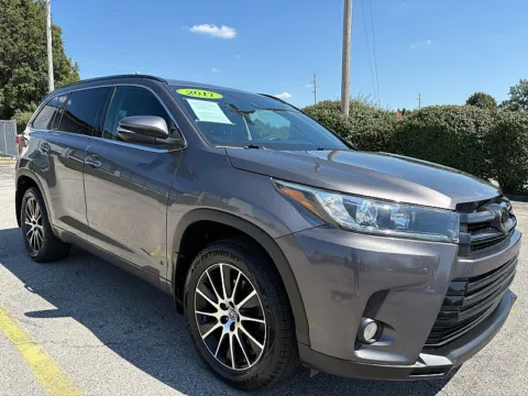 Gray 2017 Toyota Highlander 4d SUV AWD SE for sale in Frankfort, KY