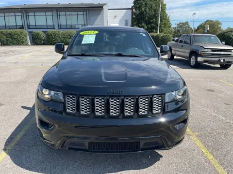 Photos of 2021 Jeep Grand Cherokee Laredo X 4x4 for sale in Frankfort, KY at EZ Car Connection