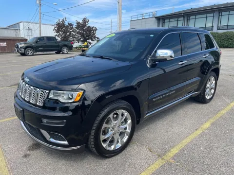 Another view of 2020 Jeep Grand Cherokee 4d SUV 4WD Summit V8 for sale in Frankfort, KY at EZ Car Connection