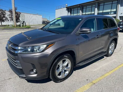 Gray 2019 Toyota Highlander 4d SUV FWD Limited for sale in Frankfort, KY