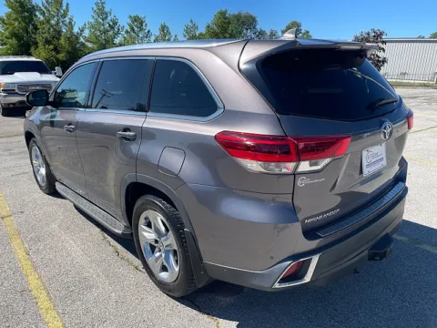 More photos of 2019 Toyota Highlander 4d SUV FWD Limited at EZ Car Connection, KY