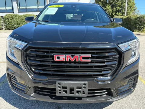 Photos of 2023 GMC Terrain FWD 4dr SLE for sale in Frankfort, KY at EZ Car Connection