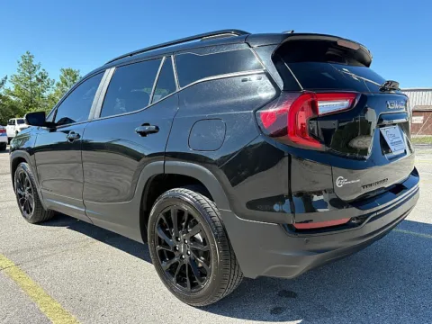More photos of 2023 GMC Terrain FWD 4dr SLE at EZ Car Connection, KY