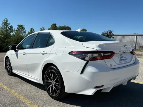 More photos of 2021 Toyota Camry SE Auto at EZ Car Connection, KY