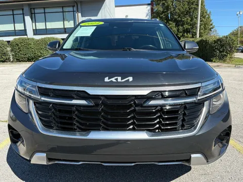 Photos of 2024 Kia Seltos EX IVT FWD for sale in Frankfort, KY at EZ Car Connection