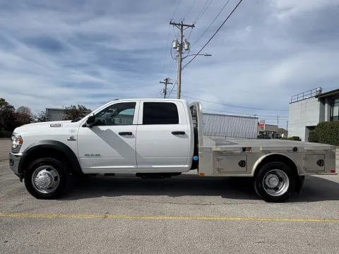 More photos of 2022 Ram 5500 Cab-Chassis Tradesman Crew Cab 60" CA 173.4" WB at EZ Car Connection, KY