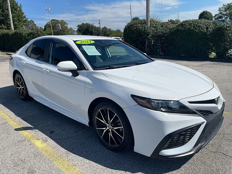 White 2021 Toyota Camry SE Nightshade Auto for sale in Frankfort, KY