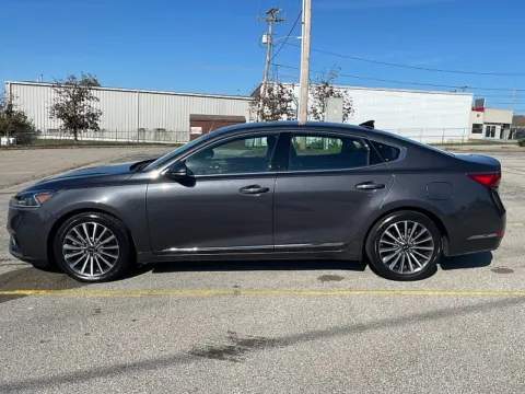 More photos of 2018 Kia Cadenza 4d Sedan Premium at EZ Car Connection, KY