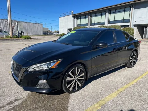 Another view of 2020 Nissan Altima 4d Sedan FWD 2.5L SR for sale in Frankfort, KY at EZ Car Connection