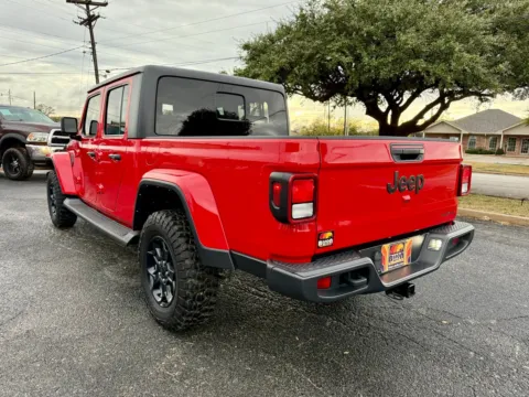 More photos of 2023 Jeep Gladiator Texas Trail at BISON AUTO, TX