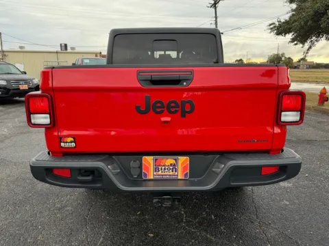 More photos of 2023 Jeep Gladiator Texas Trail at BISON AUTO, TX