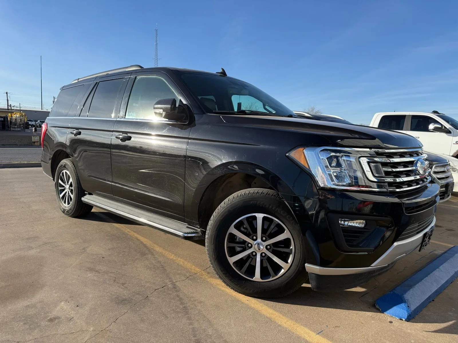2020 Ford Expedition XLT's photo