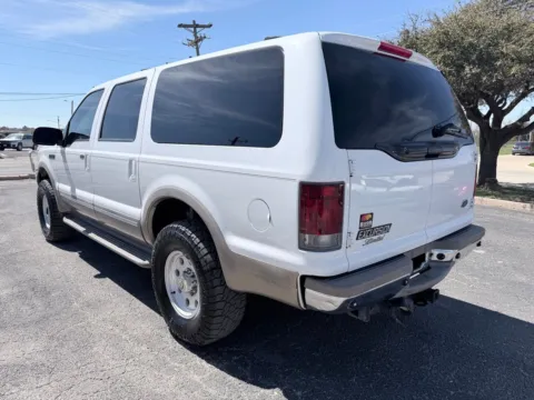 More photos of 2002 Ford Excursion Limited at BISON AUTO, TX
