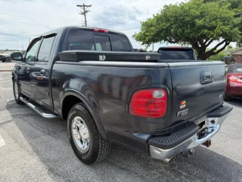 More photos of 2001 Ford F-150 Lariat at BISON AUTO, TX