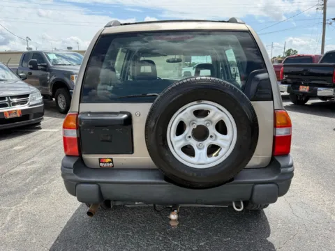 More photos of 2002 Chevrolet Tracker 4X4 at BISON AUTO, TX