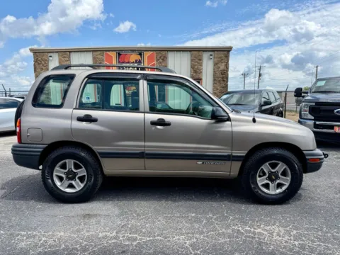 Photos of 2002 Chevrolet Tracker 4X4 for sale in Abilene, TX at BISON AUTO