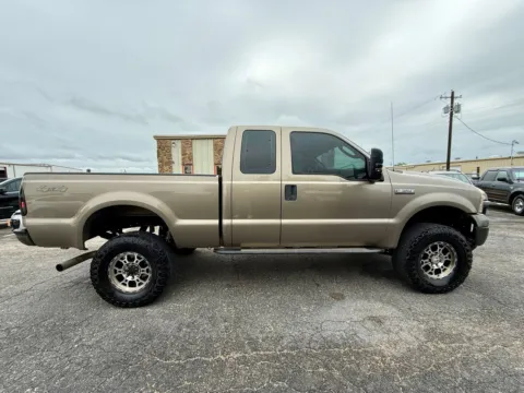 Photos of 2006 Ford F-350SD Supercab 4X4 for sale in Abilene, TX at BISON AUTO